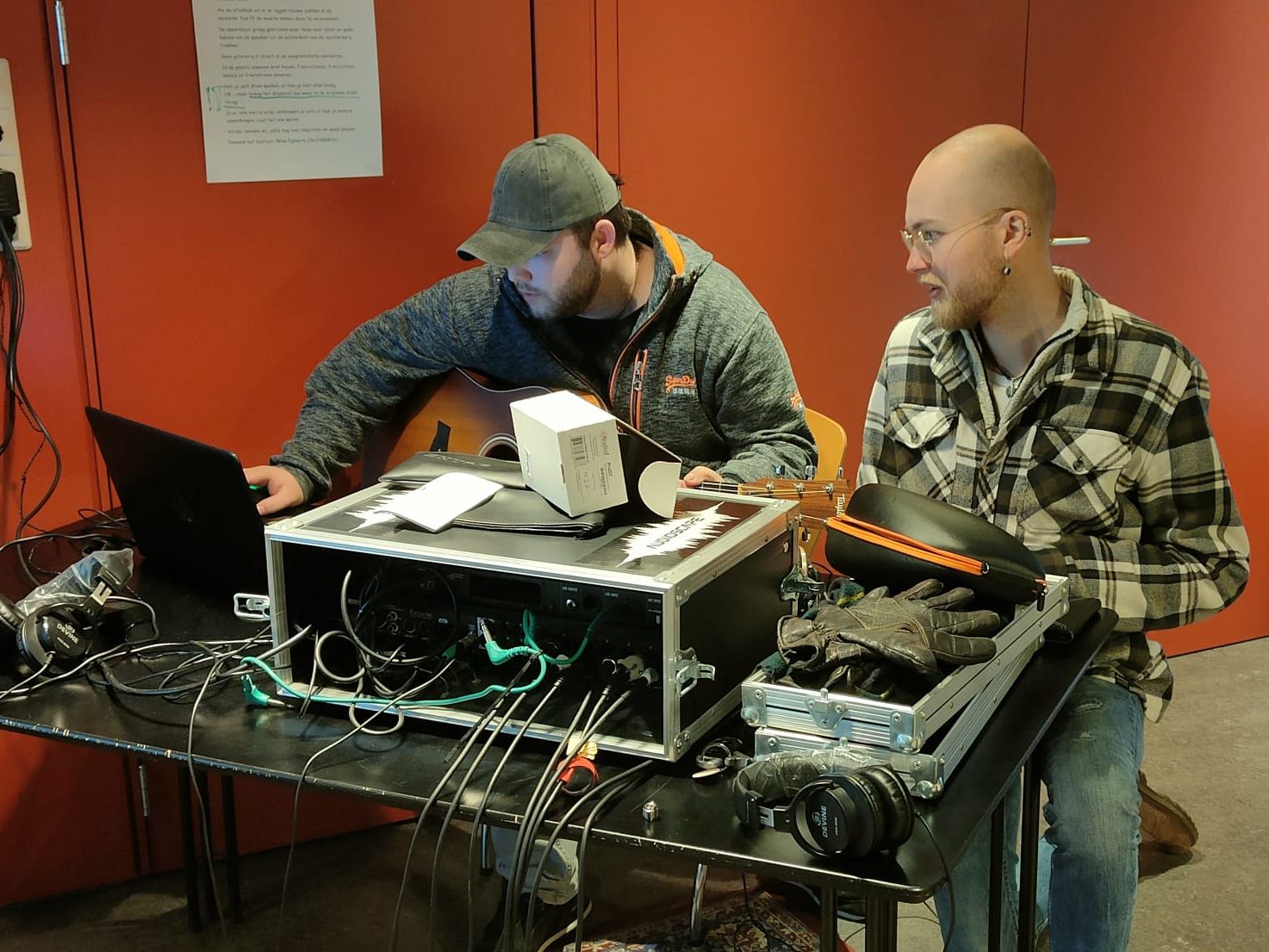 Tom en Bart nemen op